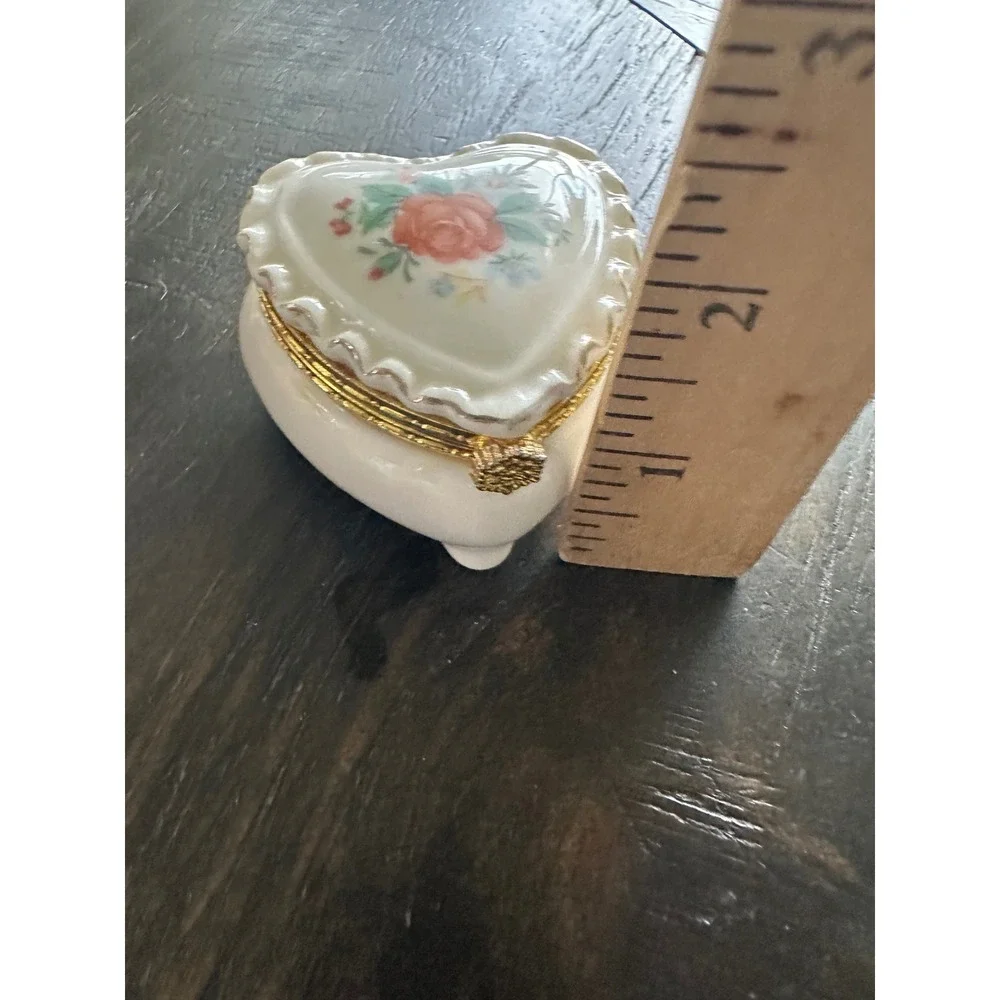 Vintage Heart Porcelain Trinket Box Floral Rose Gold Trim Hinged Jewelry CaseEUC